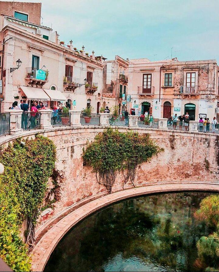 Amuni' Sicily Guest House Siraküza Dış mekan fotoğraf